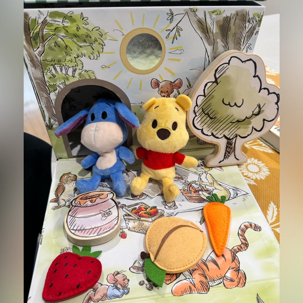 Disney Baby Winnie The Pooh and Friends Deluxe Take Along Travel playset